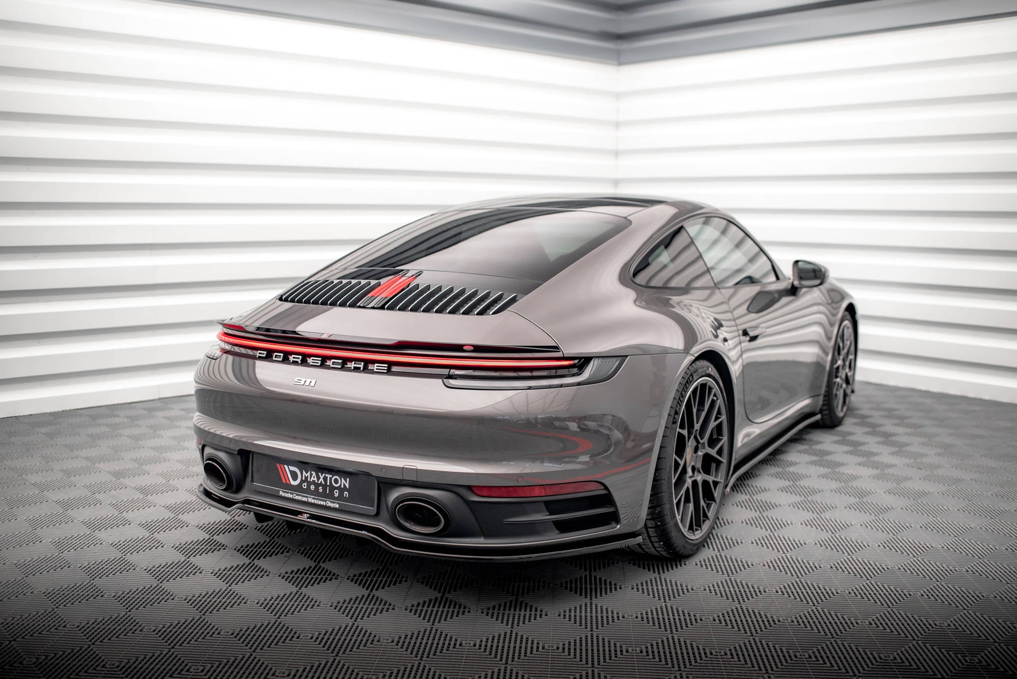 Maxton Design Extensión de alerón para Porsche 911 Carrera 4S 992 - imagen 3