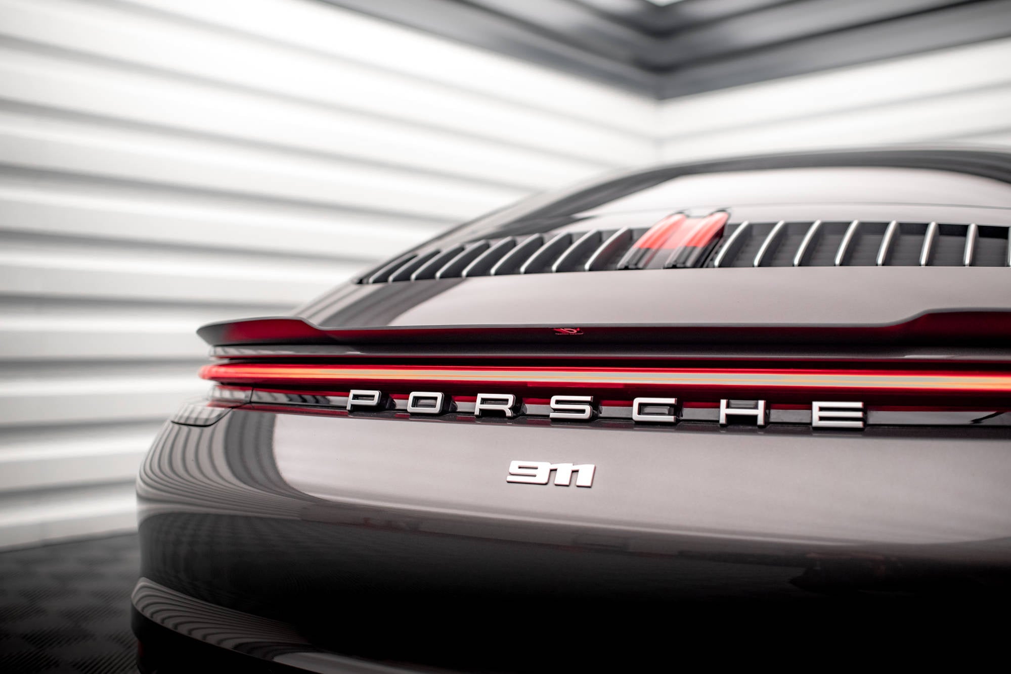 Maxton Design Extensión de alerón para Porsche 911 Carrera 4S 992 - imagen 4