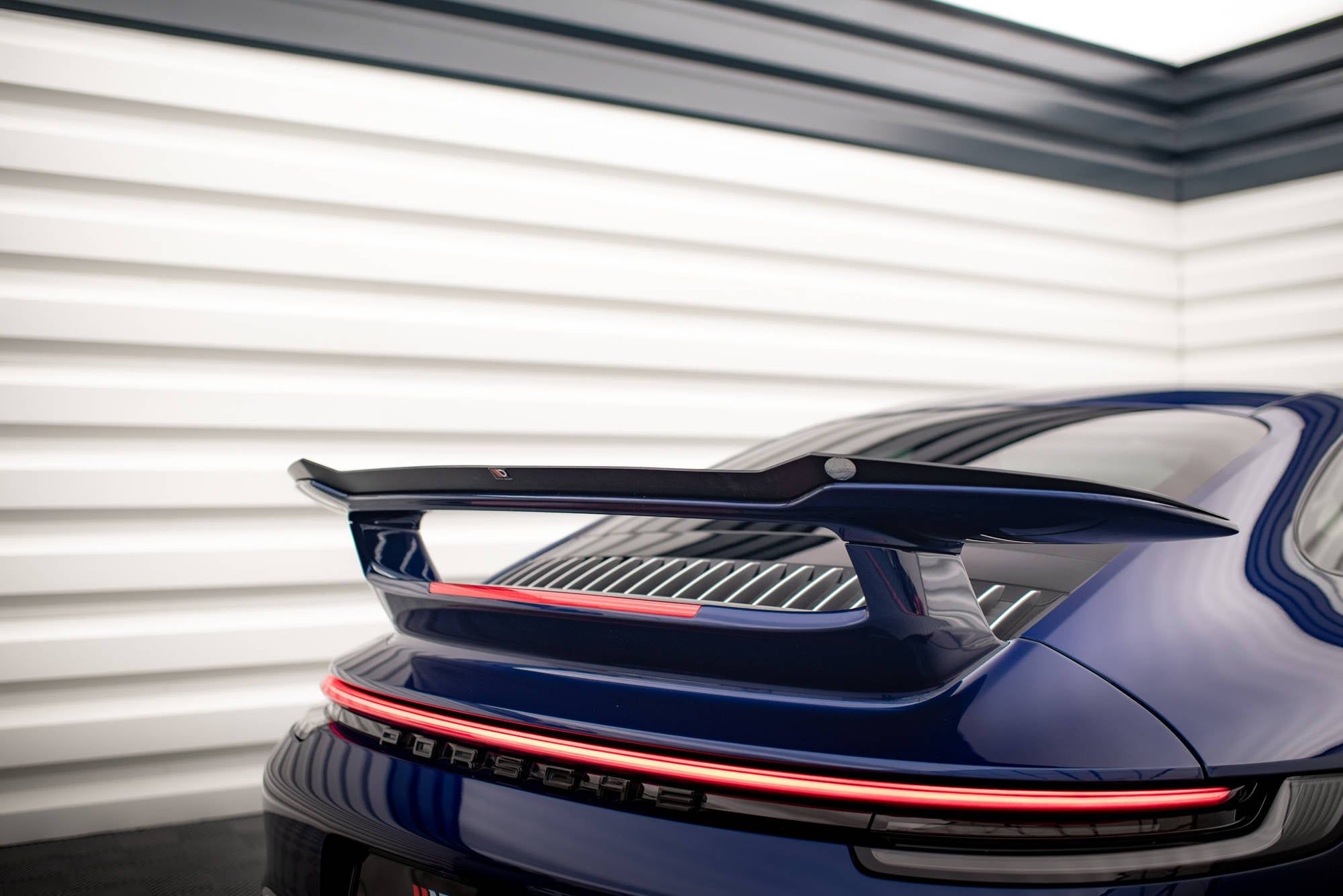 Maxton Design Extensión de alerón para Porsche 911 Carrera Aero 992 - imagen 1