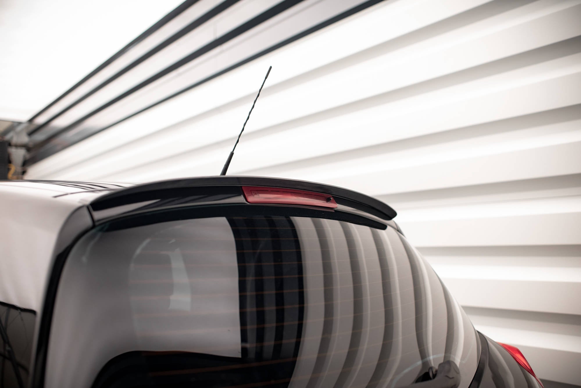 Maxton Design Extensión de alerón para Renault Clio Mk3 RS - imagen 2