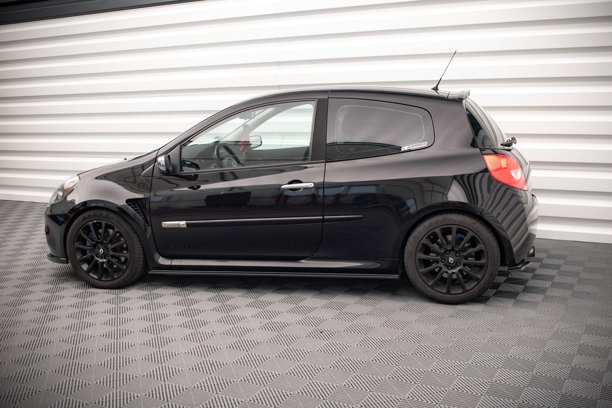 Maxton Design Extensión de alerón para Renault Clio Mk3 RS - imagen 3