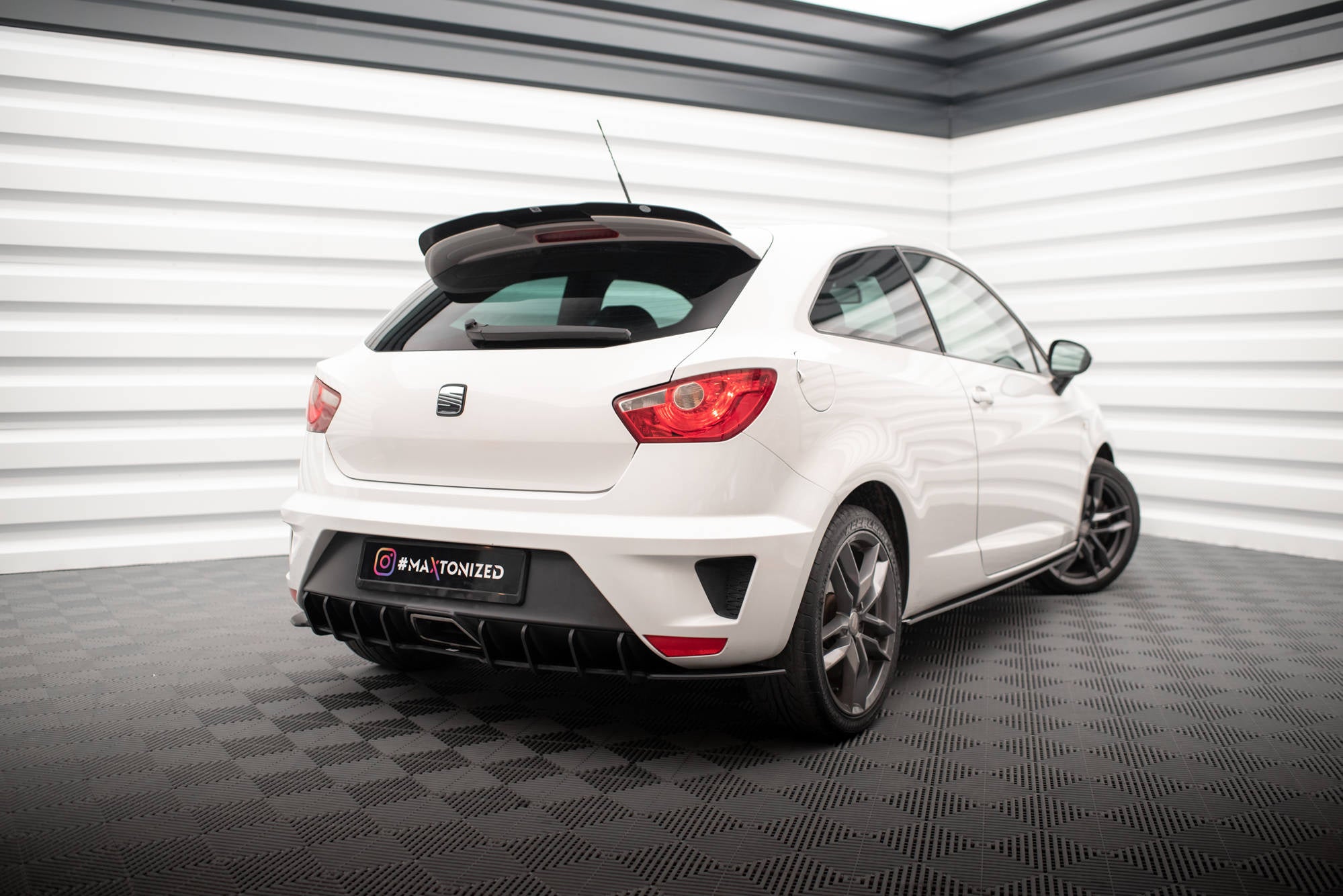 Maxton Design Extensión de alerón para Seat Ibiza Mk4 SportCoupe - imagen 2