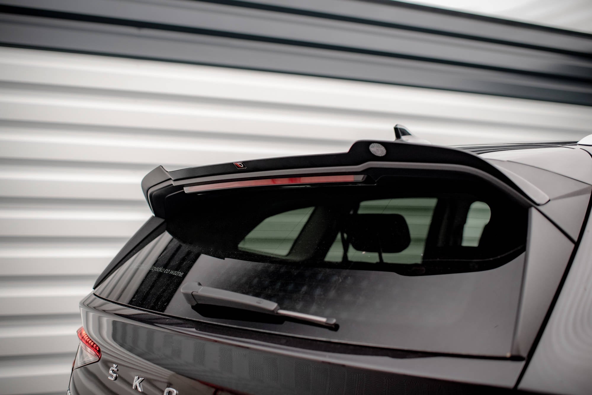 Maxton Design Extensión de alerón para Skoda Enyaq iV - imagen 1