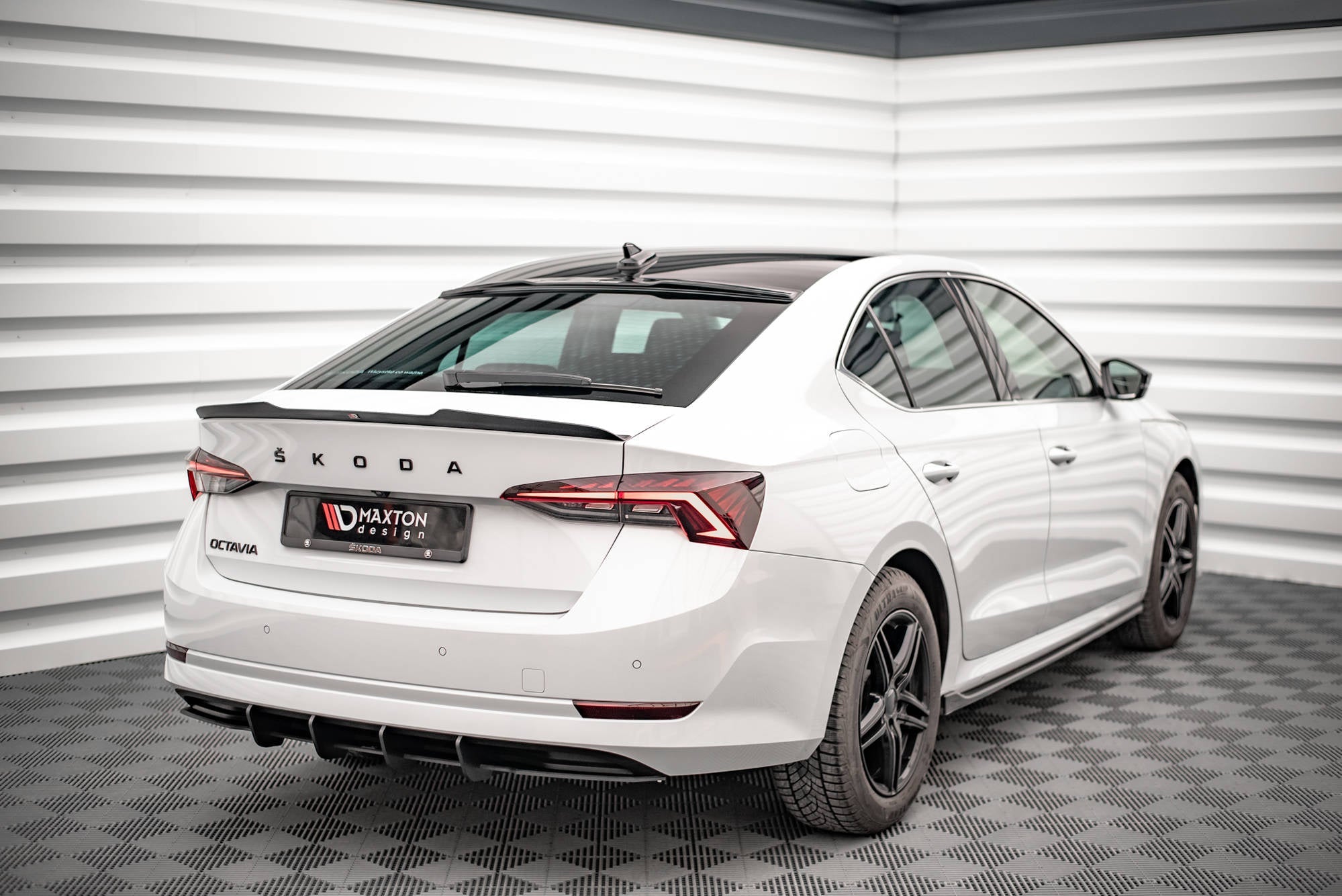 Maxton Design Extensión de alerón para Skoda Octavia Liftback Mk4 - imagen 2