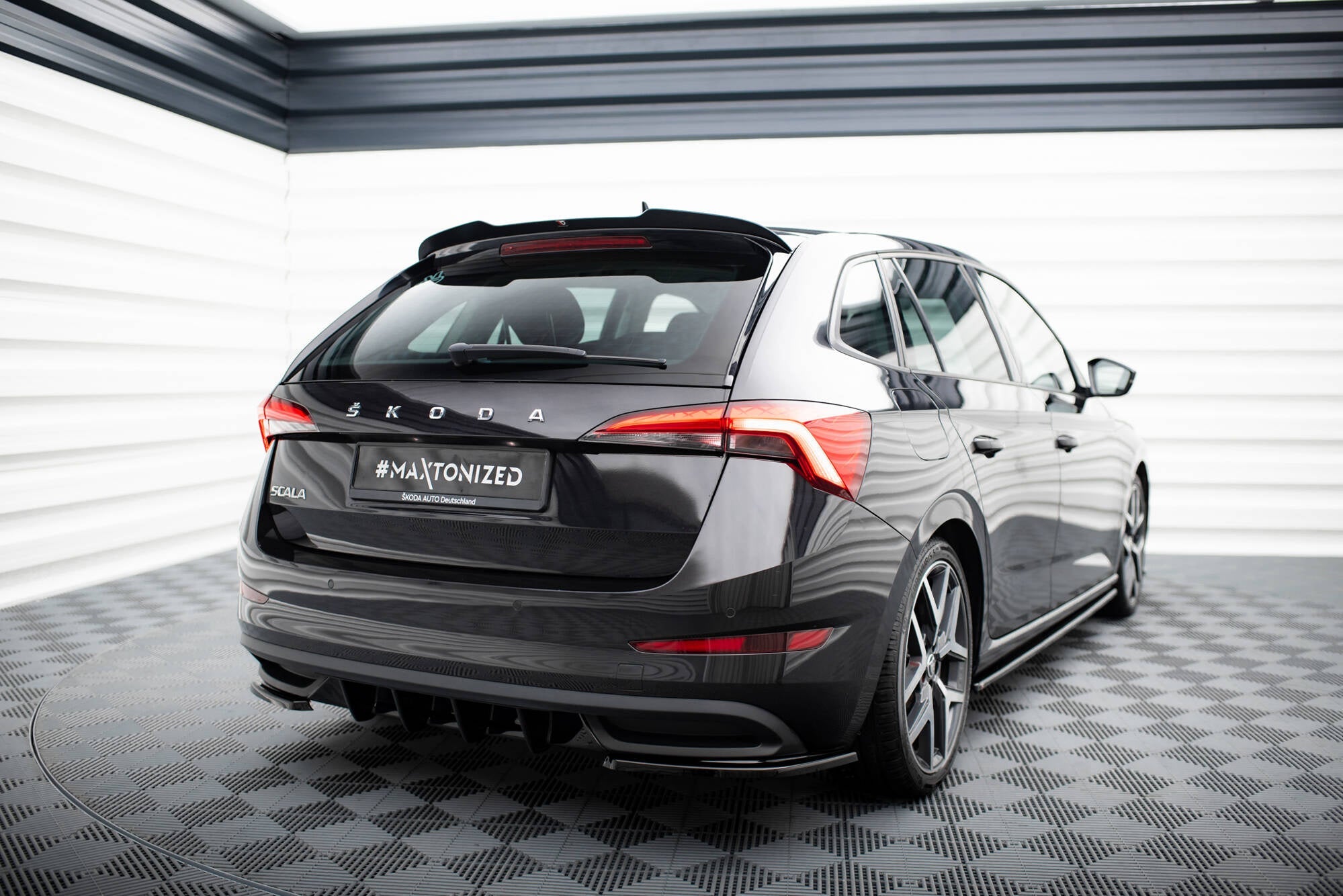 Maxton Design Extensión de alerón para Skoda Scala - imagen 2