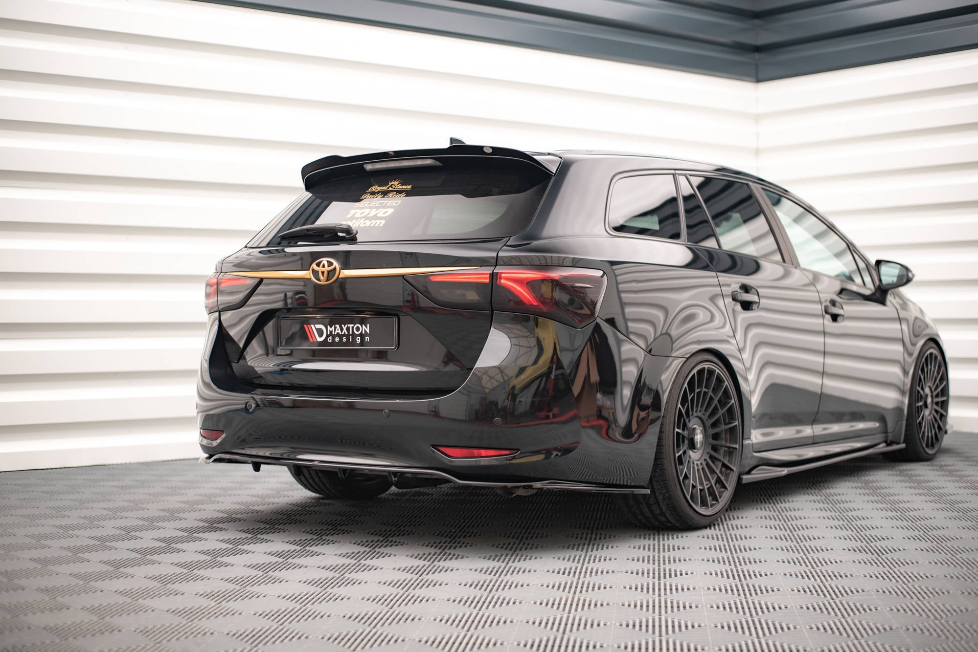 Maxton Design Extensión de alerón para Toyota Avensis Mk3 Facelift Wagon - imagen 1