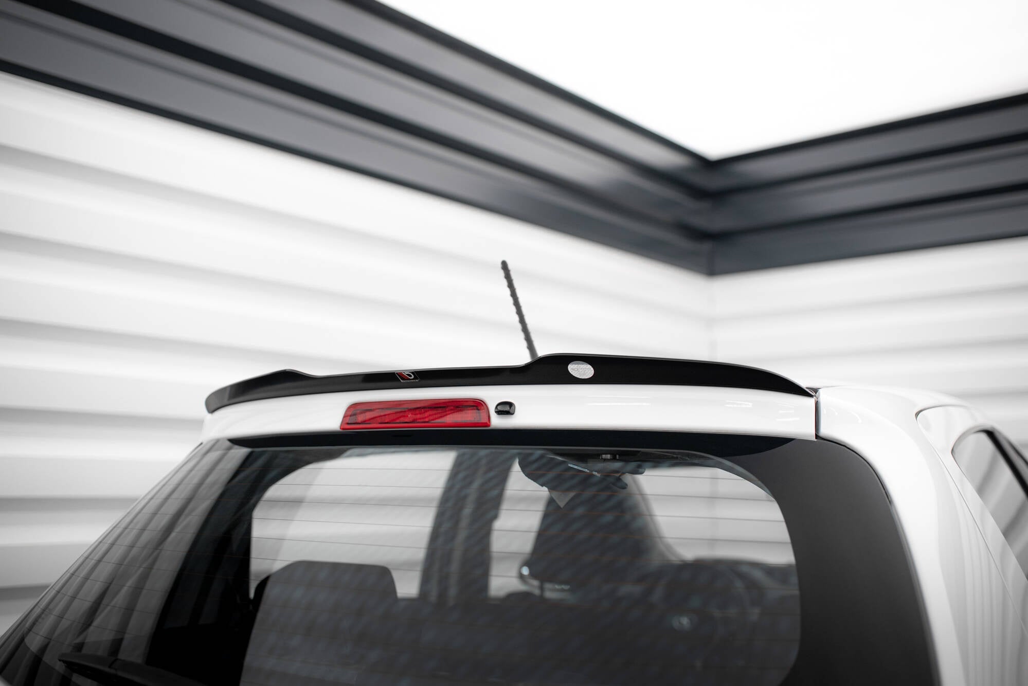 Maxton Design Extensión de alerón para Toyota Yaris Mk3 Facelift - imagen 1