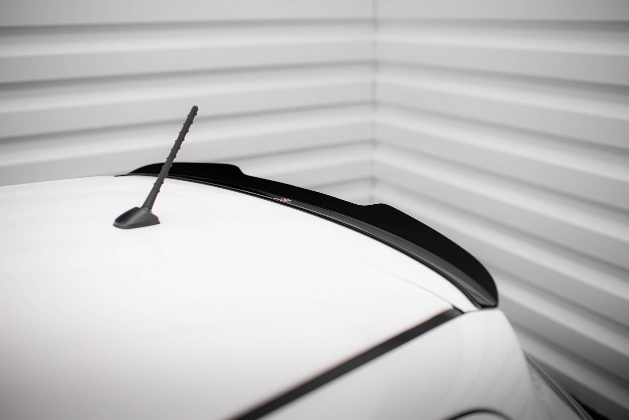 Maxton Design Extensión de alerón para Toyota Yaris Mk3 Facelift - imagen 3