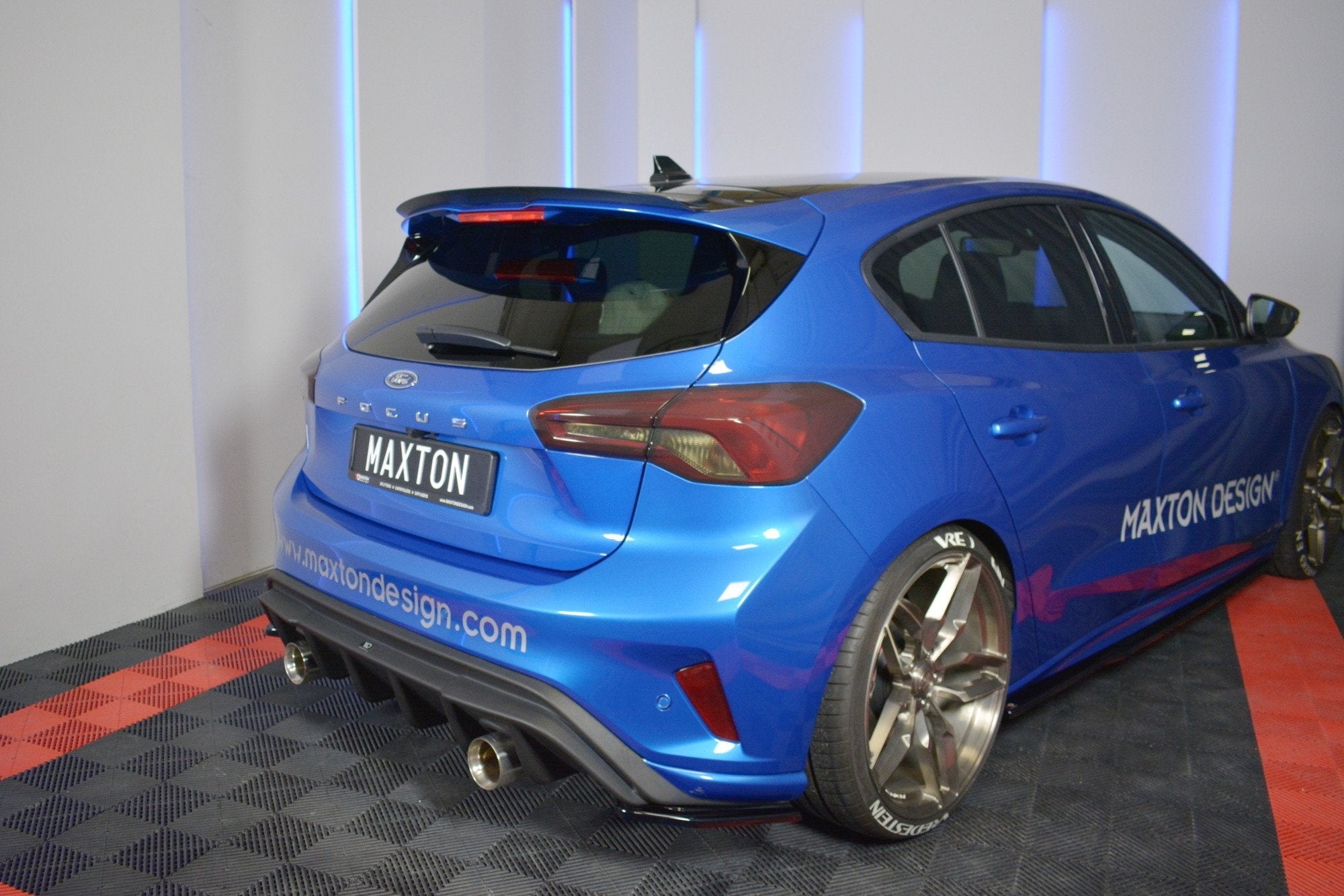 Maxton Design Extensión de alerón V.2 para Ford Focus Hatchback ST-Line Mk4 - imagen 2