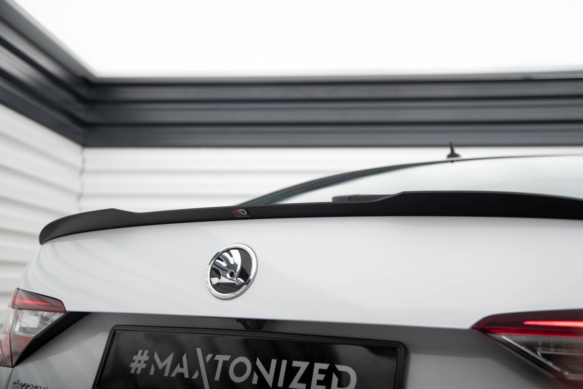 Maxton Design Extensión de alerón V.2 para Skoda Superb Liftback Mk3 / Mk3 Facelift - imagen 2