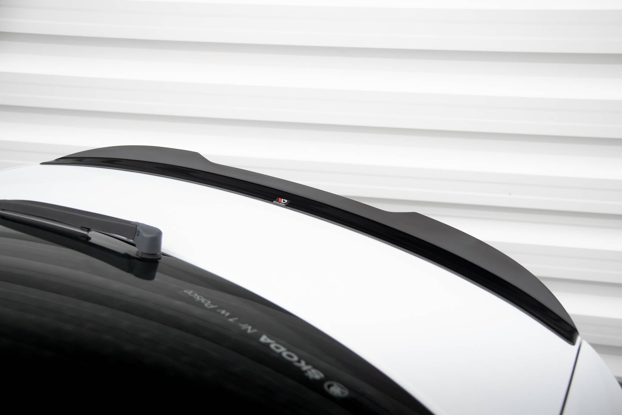 Maxton Design Extensión de alerón V.2 para Skoda Superb Liftback Mk3 / Mk3 Facelift - imagen 4