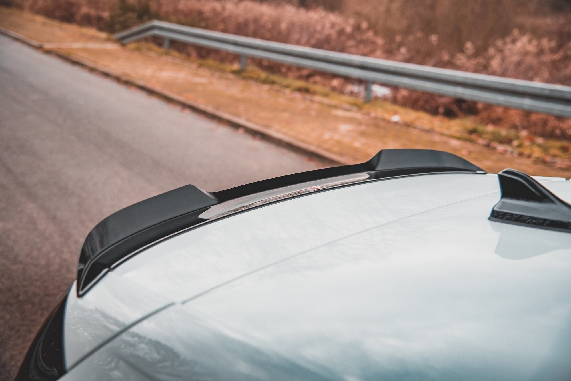 Maxton Design Extensión de alerón V.2 para Volkswagen Golf GTI / GTE / GTD / R-Line / R Mk8 - imagen 12