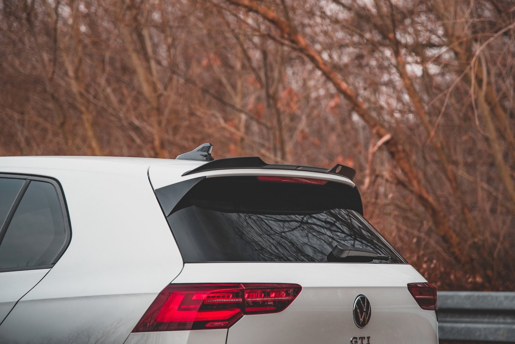Maxton Design Extensión de alerón V.2 para Volkswagen Golf GTI / GTE / GTD / R-Line / R Mk8 - imagen 8