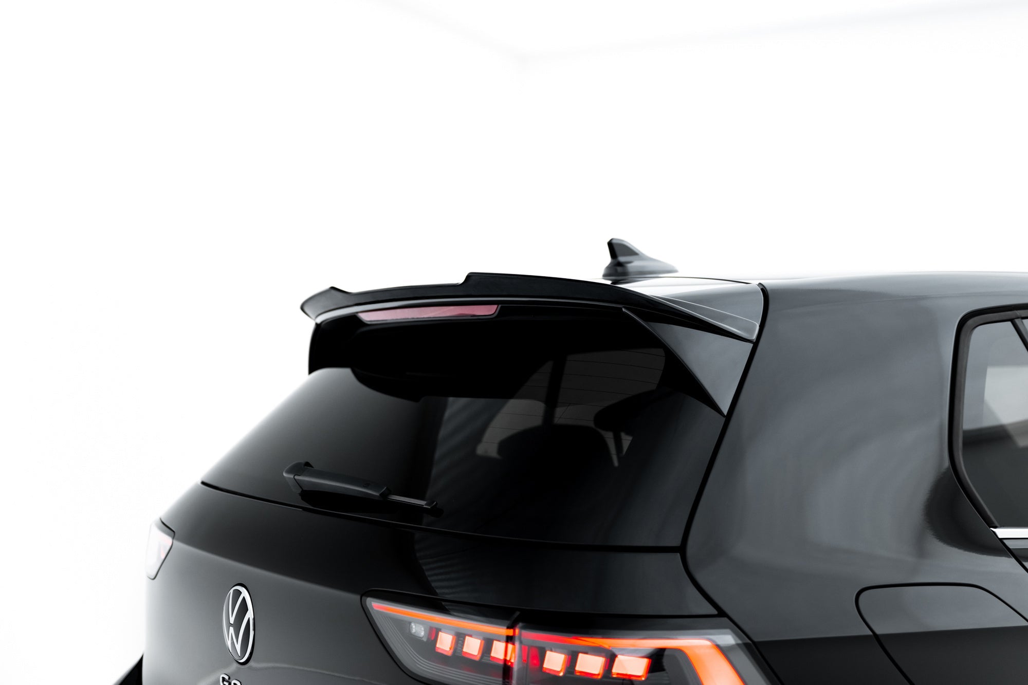 Maxton Design Extensión de alerón V.2 para Volkswagen Golf Hatchback Mk8 / Mk8 Facelift - imagen 4