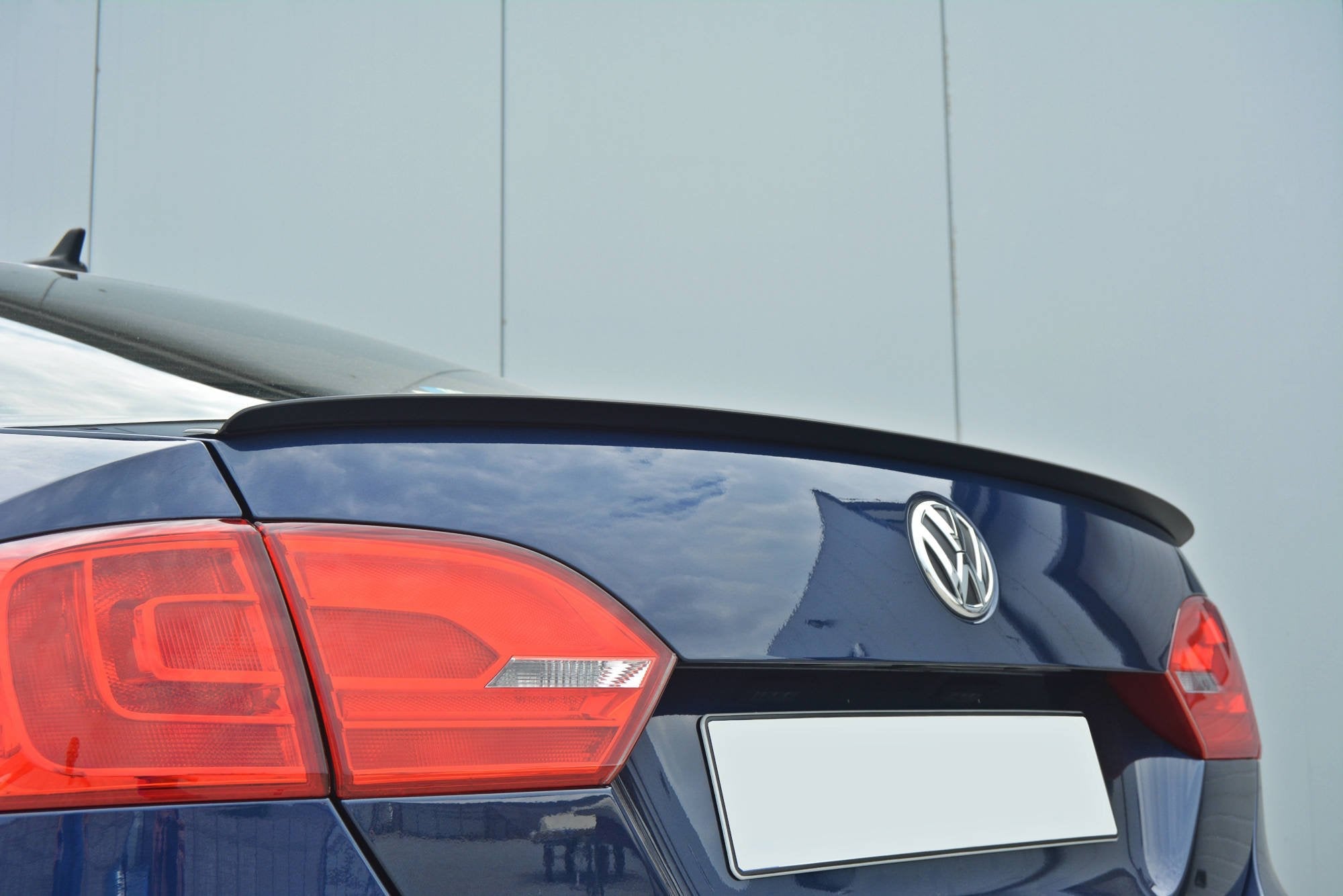 Maxton Design Extensión de alerón para Volkswagen Jetta Mk6 Sedan - imagen 2