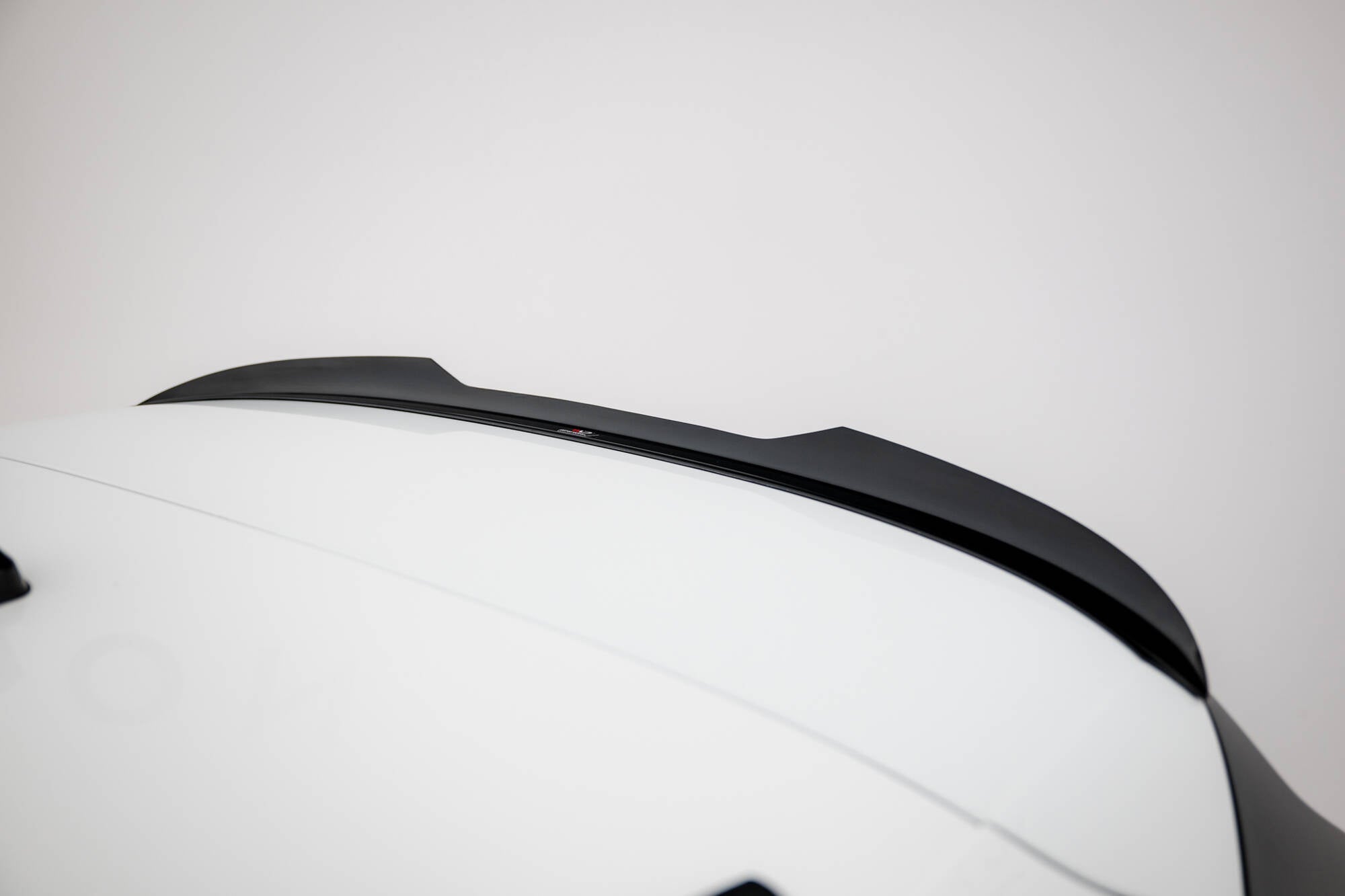 Maxton Design Extensión de alerón para Volkswagen Passat B9 - imagen 2