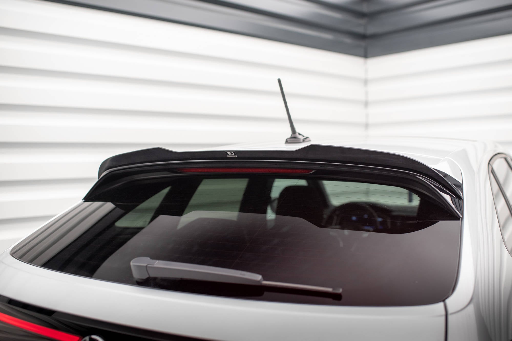 Maxton Design Extensión de alerón para Volkswagen Taigo R-Line Mk1 - imagen 1