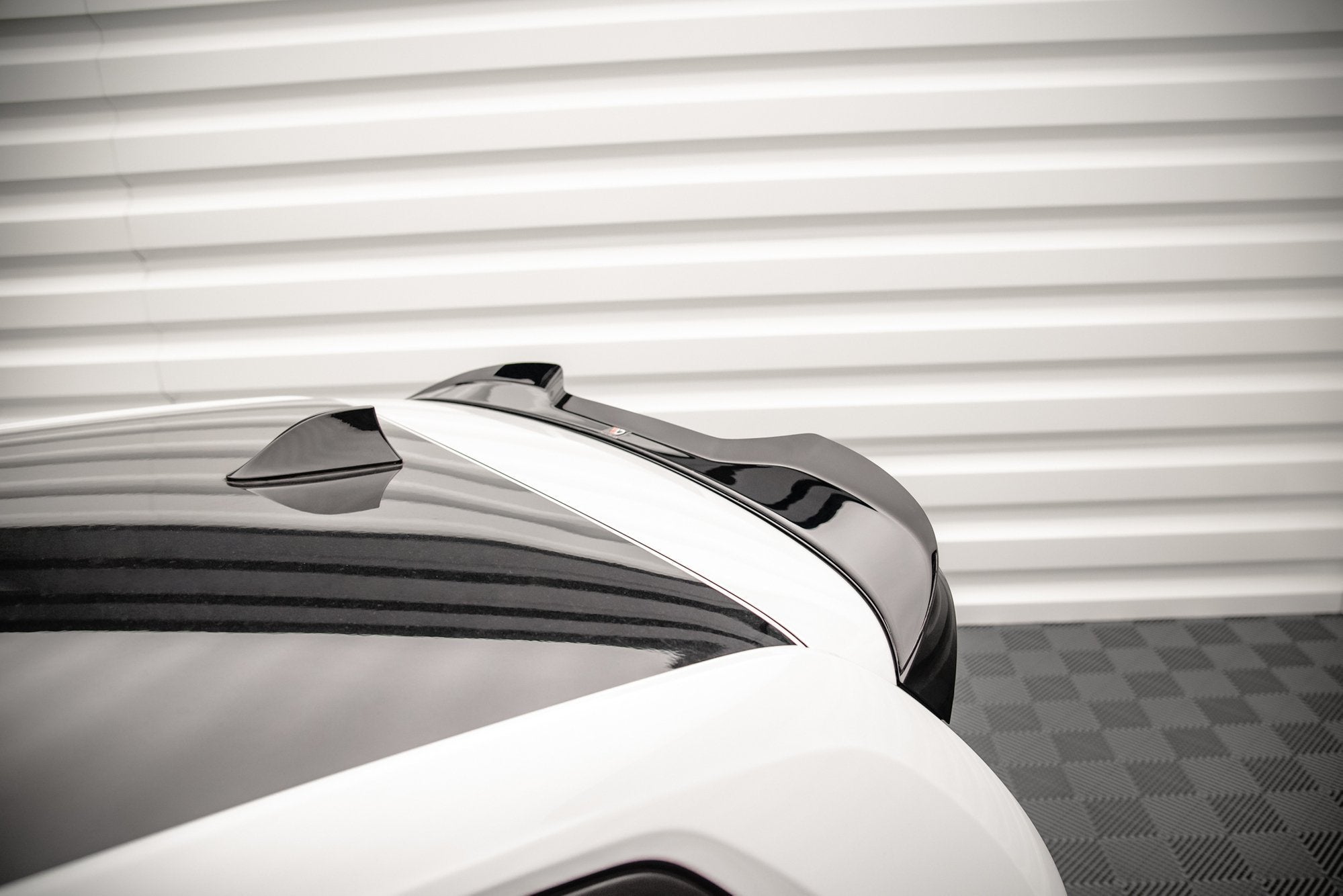 Maxton Design Extensión de alerón para Volkswagen Up GTI - imagen 1