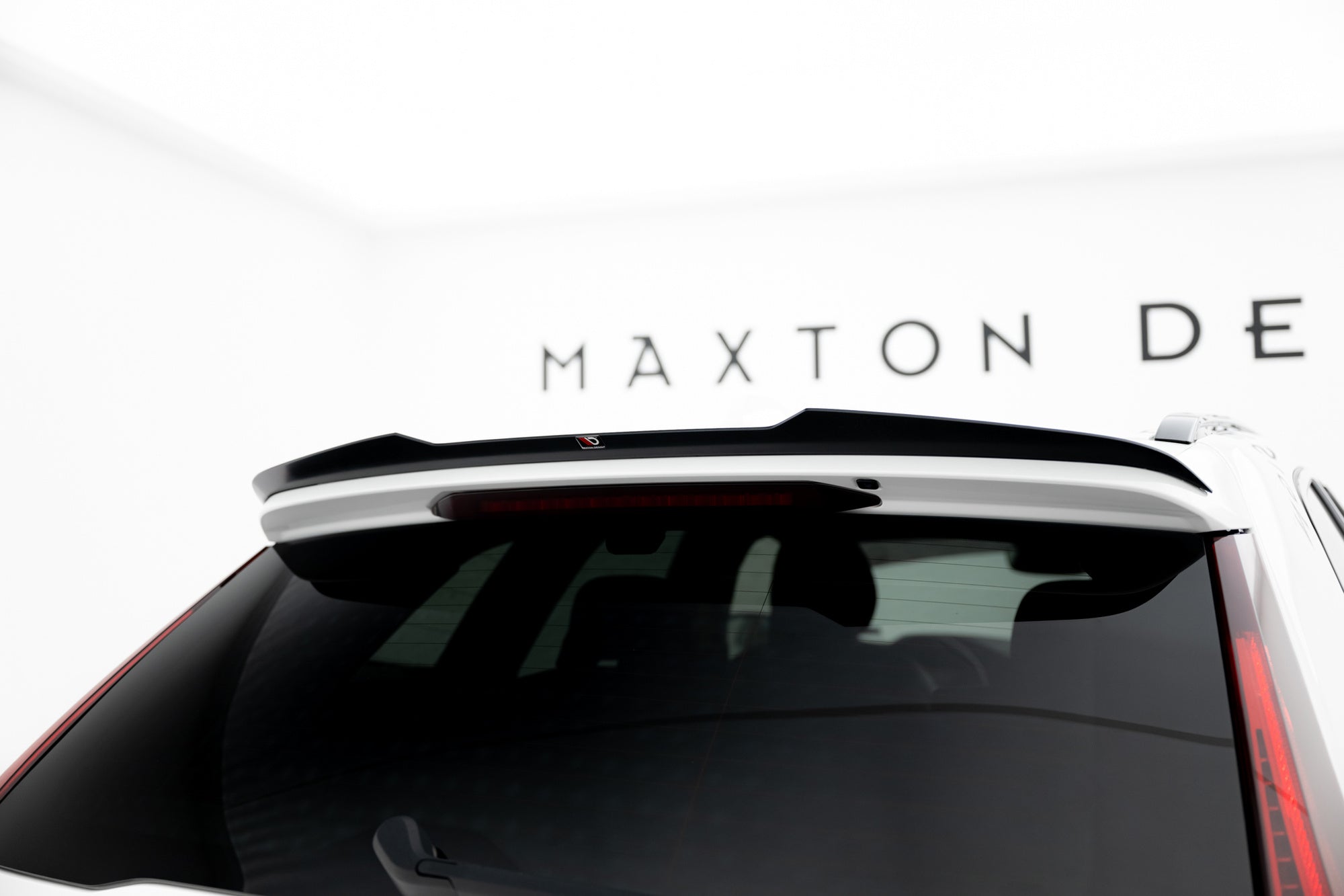Maxton Design Extensión de alerón para Volvo XC60 R-Design Mk2 - imagen 1