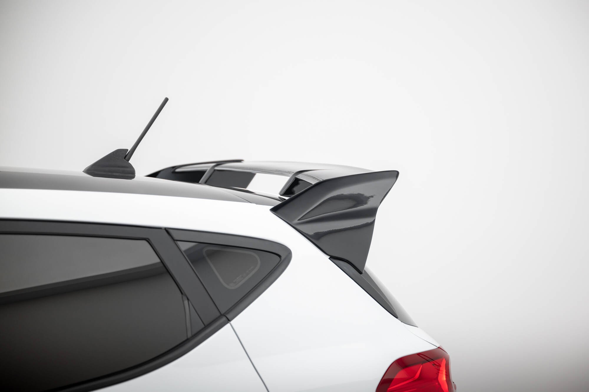 Maxton Design Alerón para Ford Fiesta Standard / ST-Line Mk8 - imagen 5