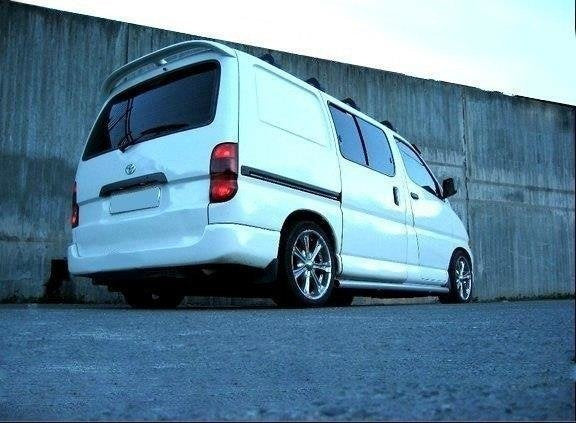 Maxton Design Rear Spoiler para Toyota HIACE - imagen 1