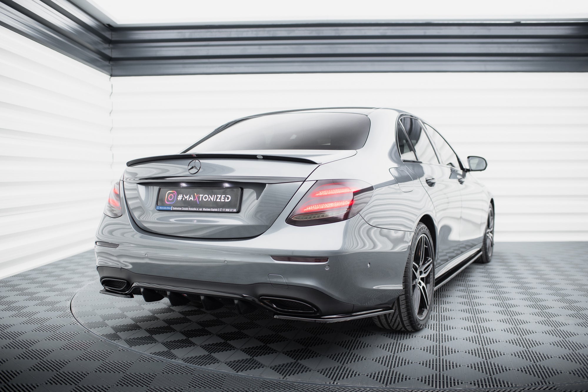 Maxton Design Difusor trasero para Mercedes-Benz E43 AMG / AMG-Line Sedan / Estate W213 / S213 - imagen 1