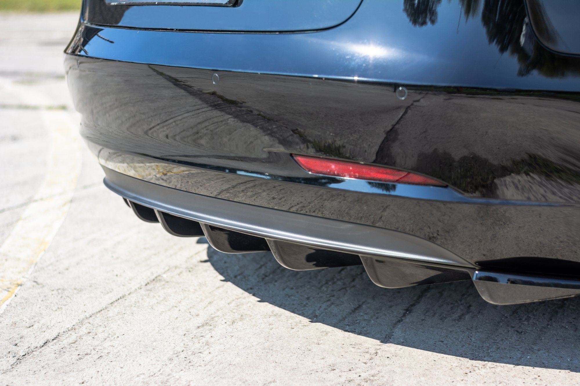 Maxton Design Difusor trasero para Tesla Model 3 - imagen 3