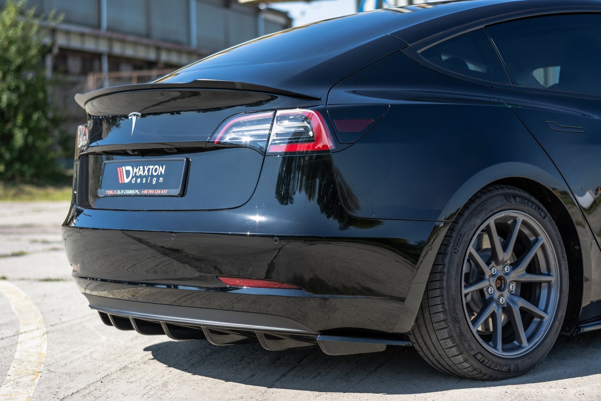 Maxton Design Difusor trasero para Tesla Model 3 - imagen 2