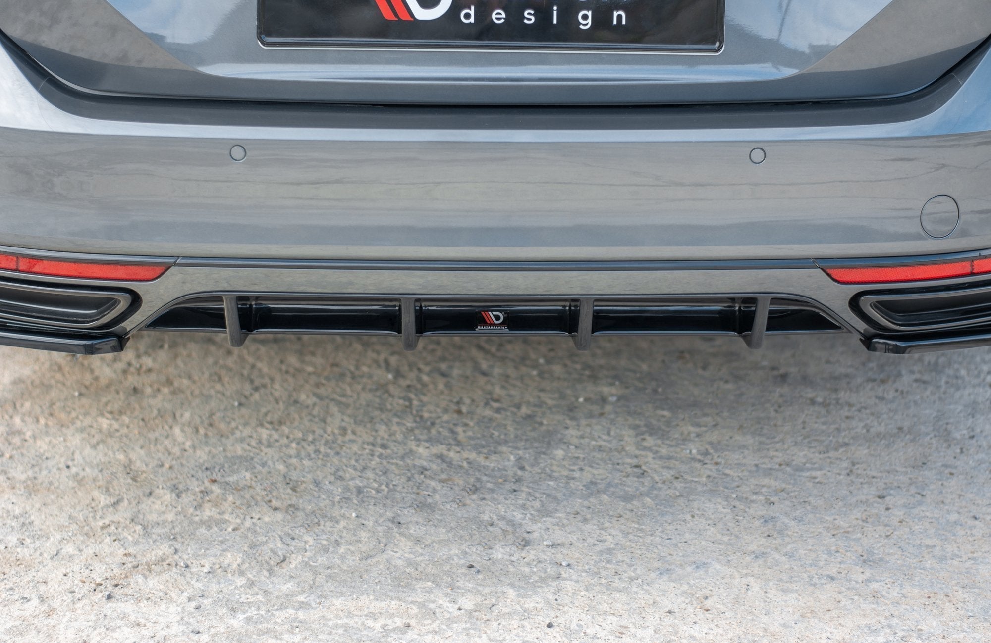 Maxton Design Difusor trasero para Volkswagen Passat R-Line B8 - imagen 1