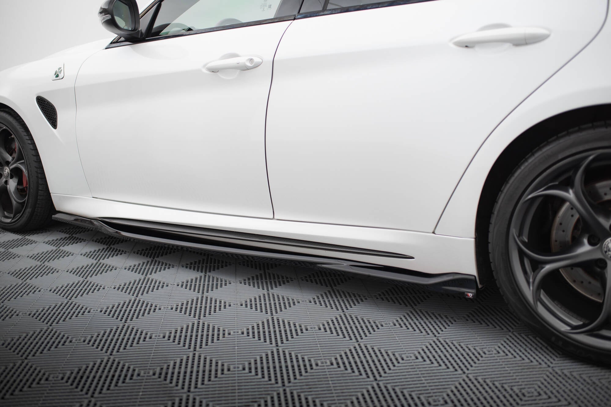 Maxton Design Set Of Splitters para Alfa Romeo Giulia Quadrifoglio - imagen 6