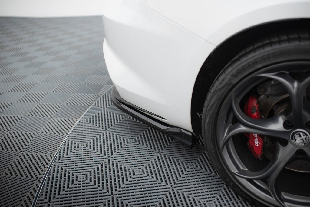 Maxton Design Set Of Splitters para Alfa Romeo Giulia Quadrifoglio - imagen 8