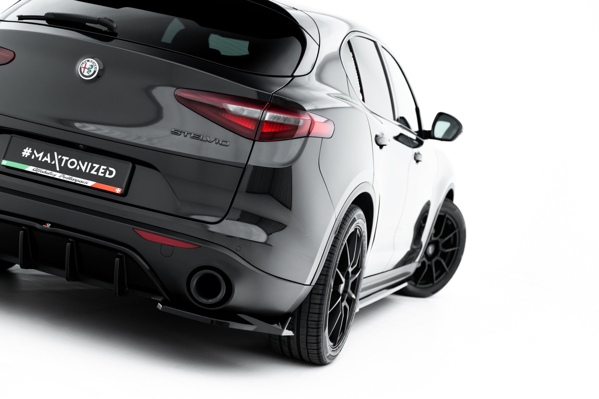 Maxton Design Set Of Splitters para Alfa Romeo Stelvio Mk1 - imagen 10