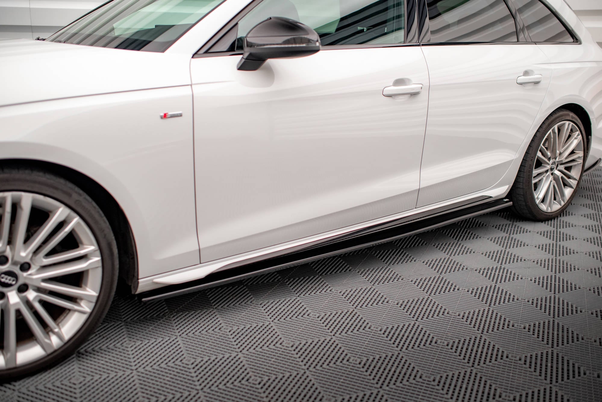 Maxton Design Set Of Splitters para Audi A4 S-Line Avant B9 Facelift - imagen 6