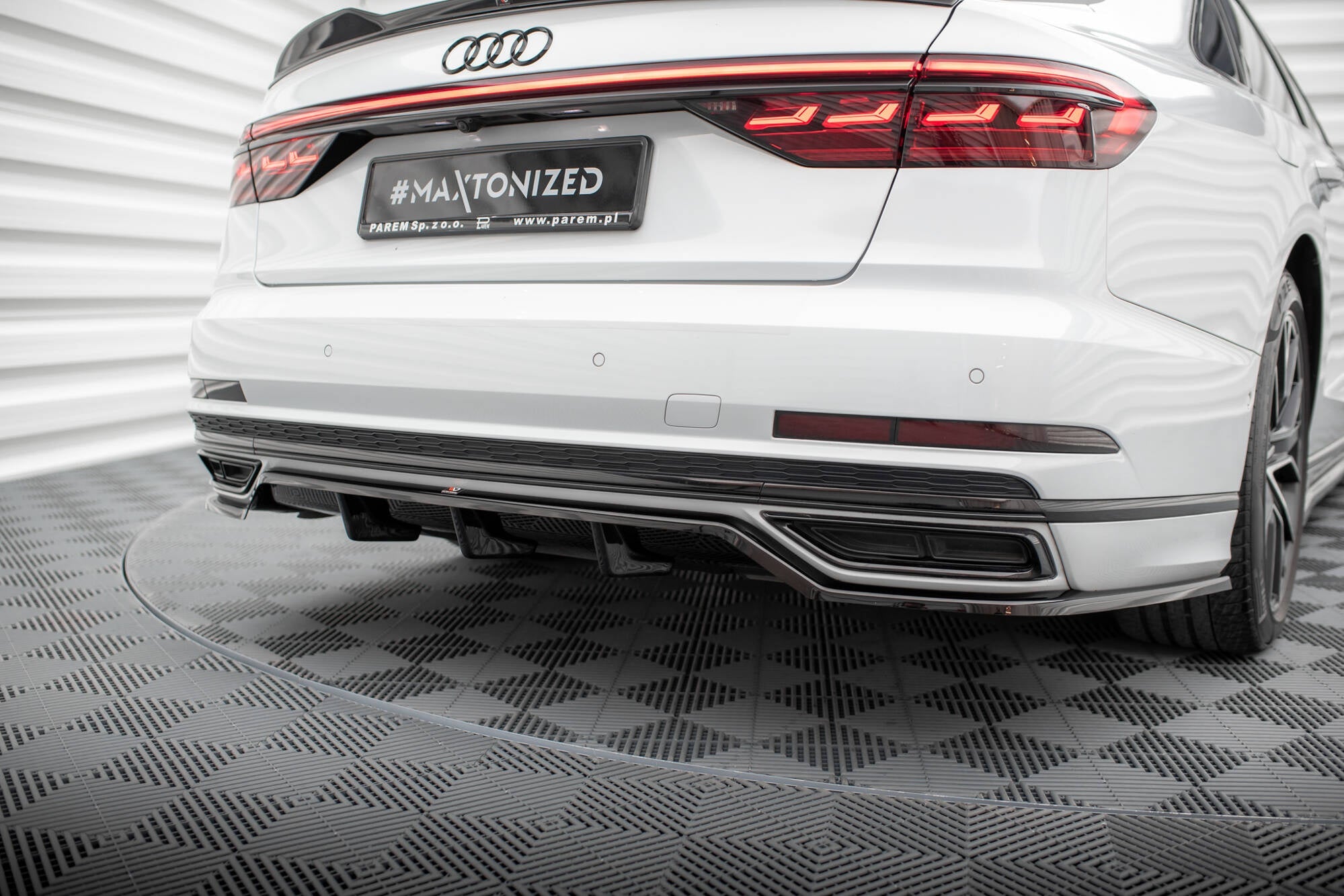 Maxton Design Set Of Splitters para Audi A8 S-Line D5 - imagen 7