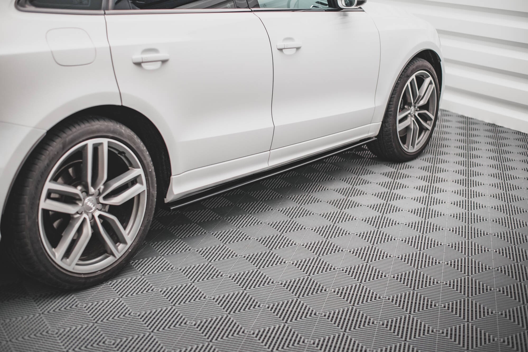 Maxton Design Set Of Splitters para Audi SQ5 Mk1 - imagen 8