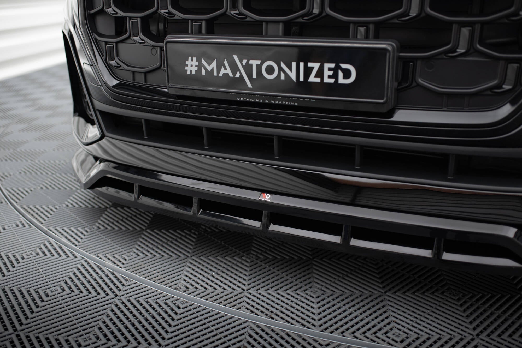 Maxton Design Set Of Splitters para Audi SQ8 / Q8 S-Line Mk1 Facelift - imagen 4