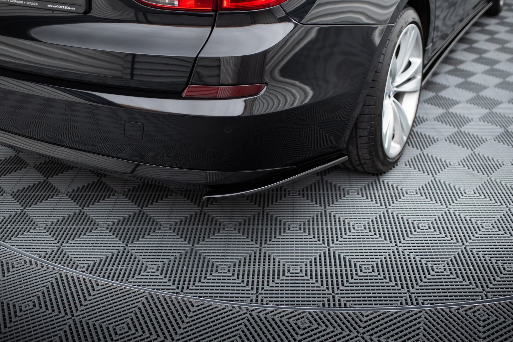 Maxton Design Set Of Splitters para BMW 5 GT F07 - imagen 8