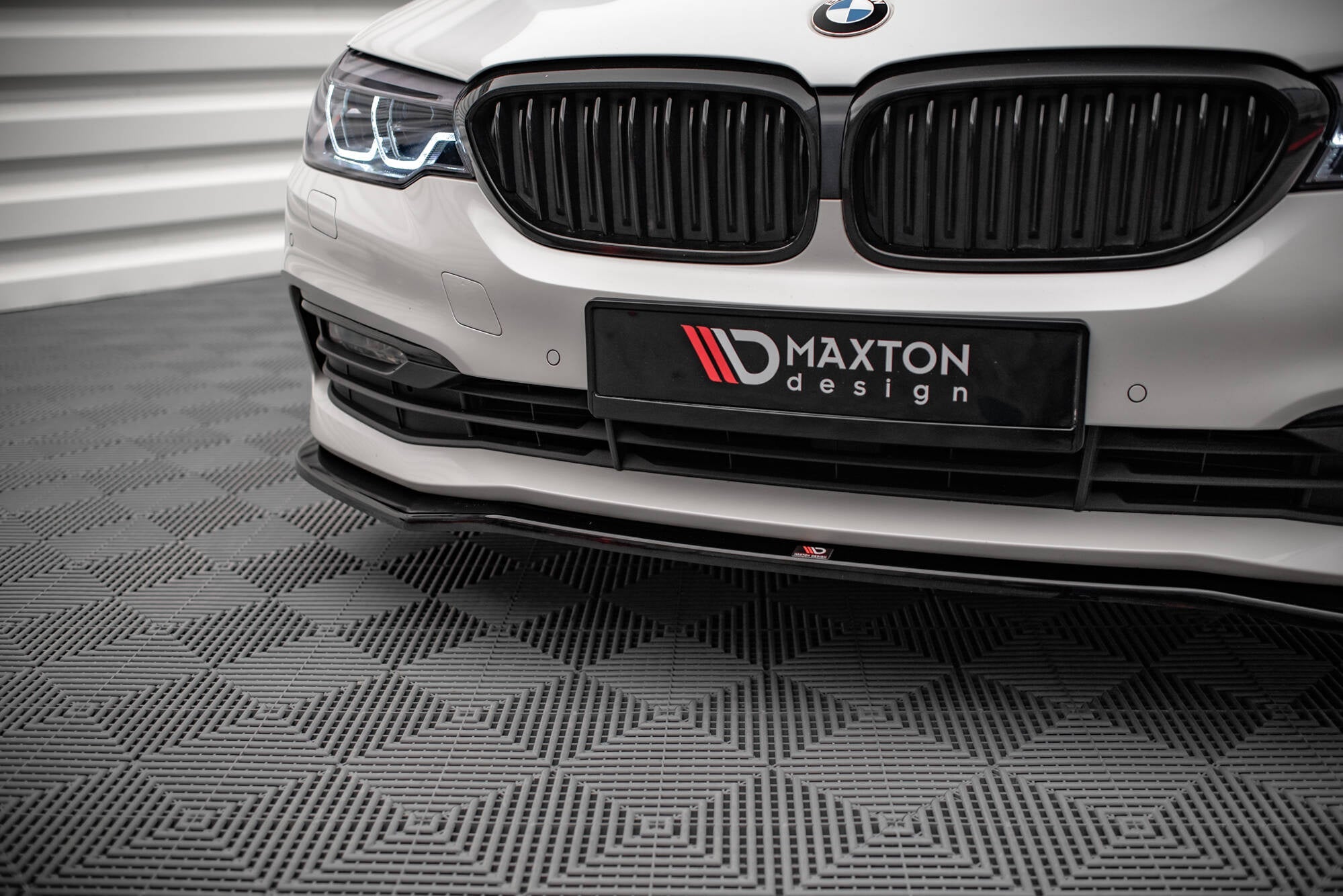 Maxton Design Set Of Splitters para BMW 5 Sedan G30 - imagen 3