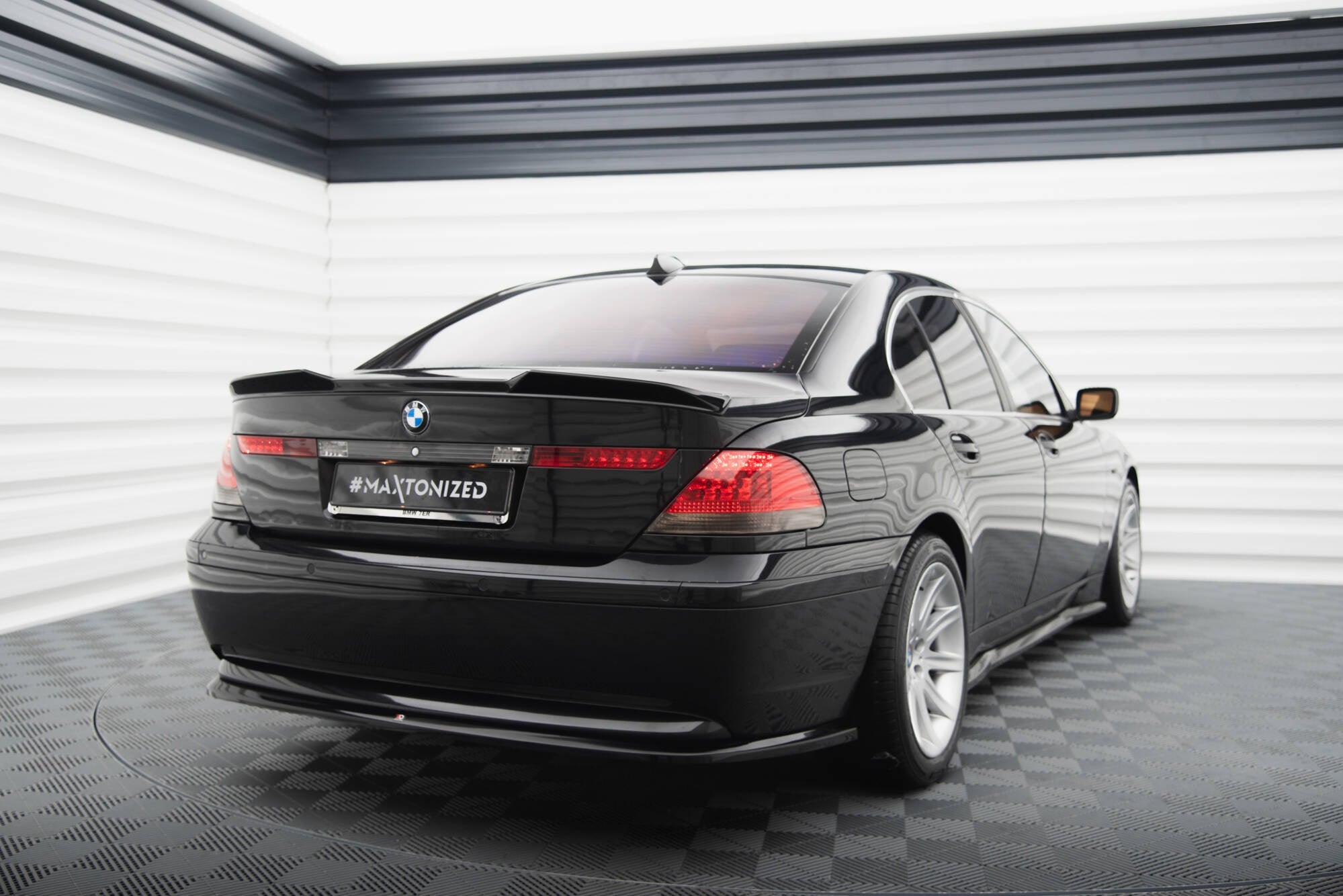 Maxton Design Set Of Splitters para BMW 7 E65 - imagen 10