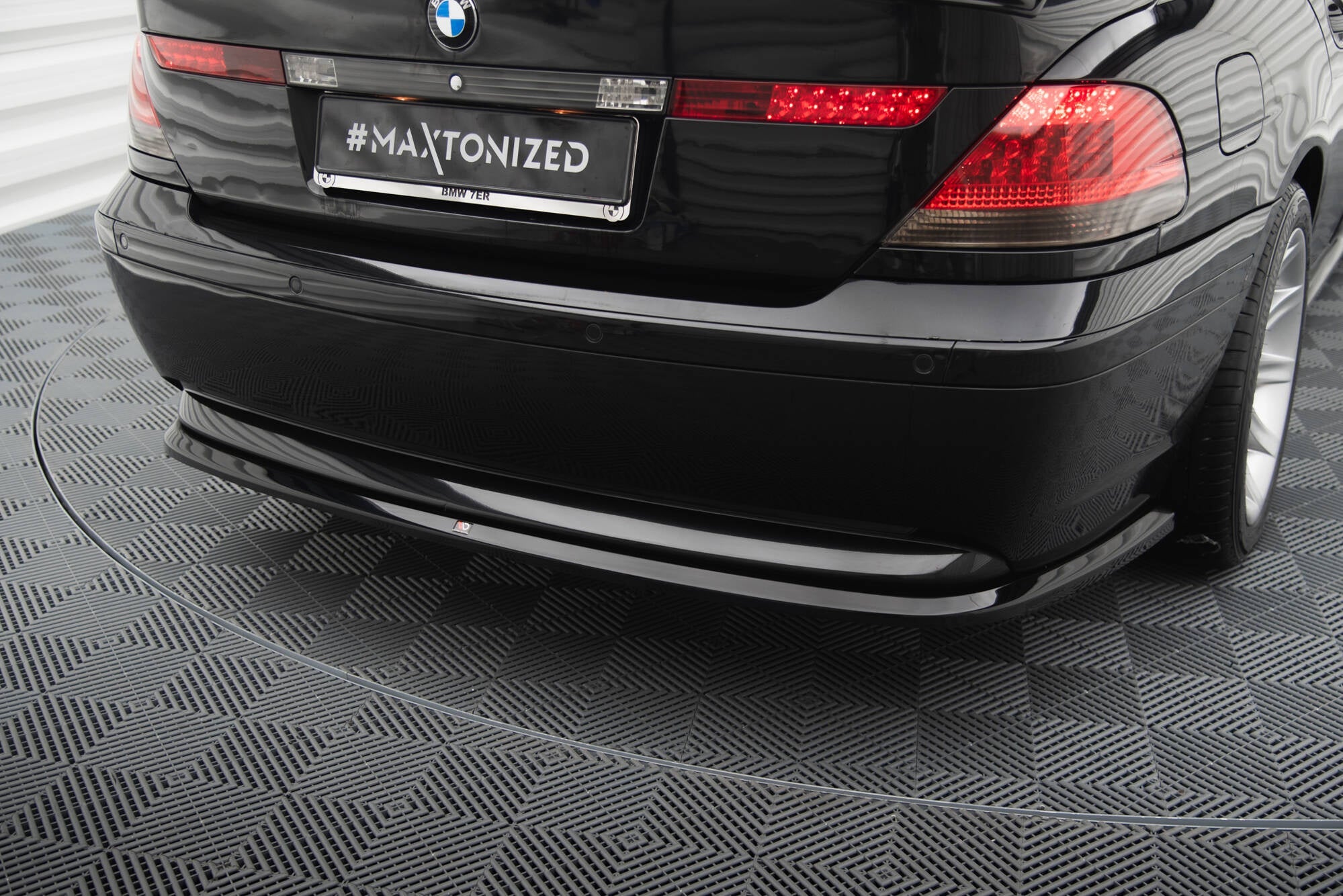 Maxton Design Set Of Splitters para BMW 7 E65 - imagen 7
