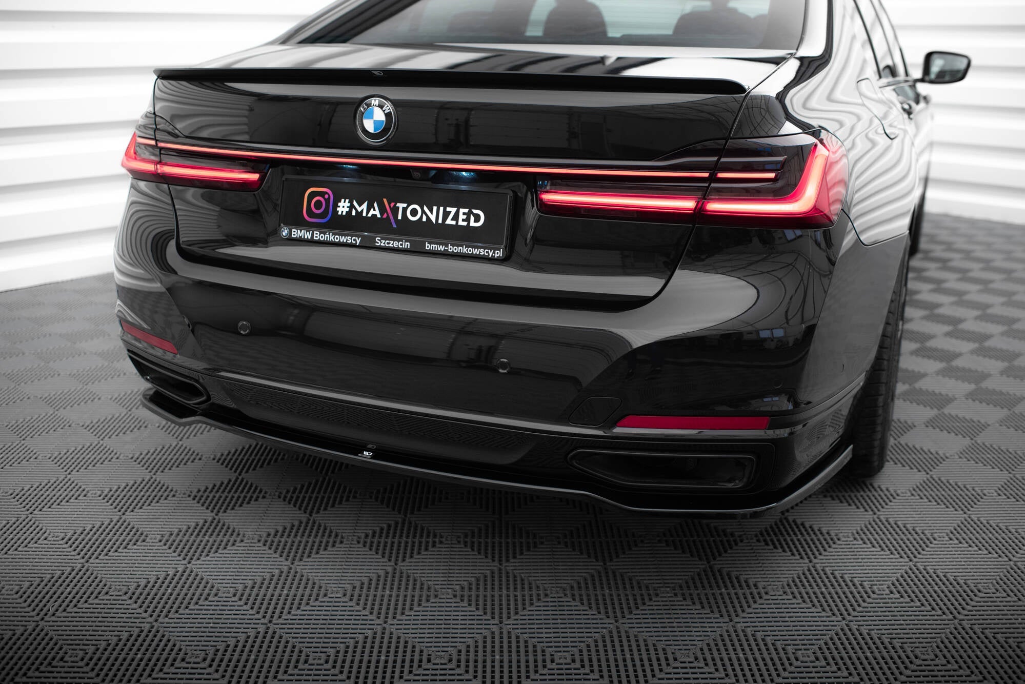 Maxton Design Set Of Splitters para BMW 7 G11 Facelift - imagen 8