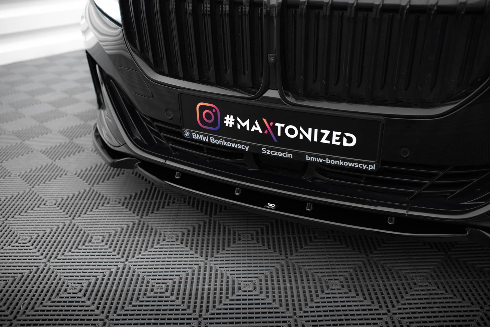 Maxton Design Set Of Splitters para BMW 7 G11 Facelift - imagen 4