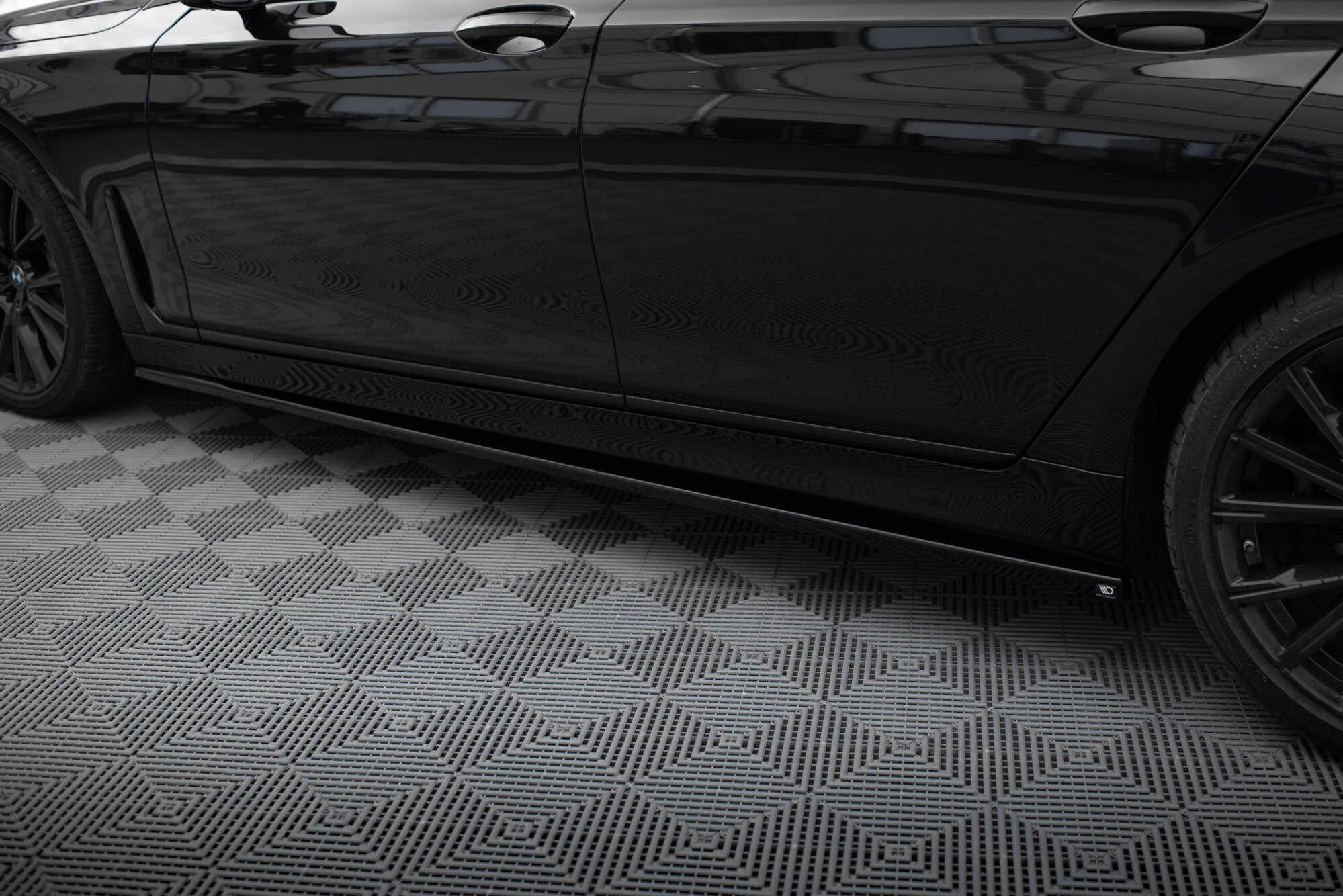 Maxton Design Set Of Splitters para BMW 7 G11 Facelift - imagen 7