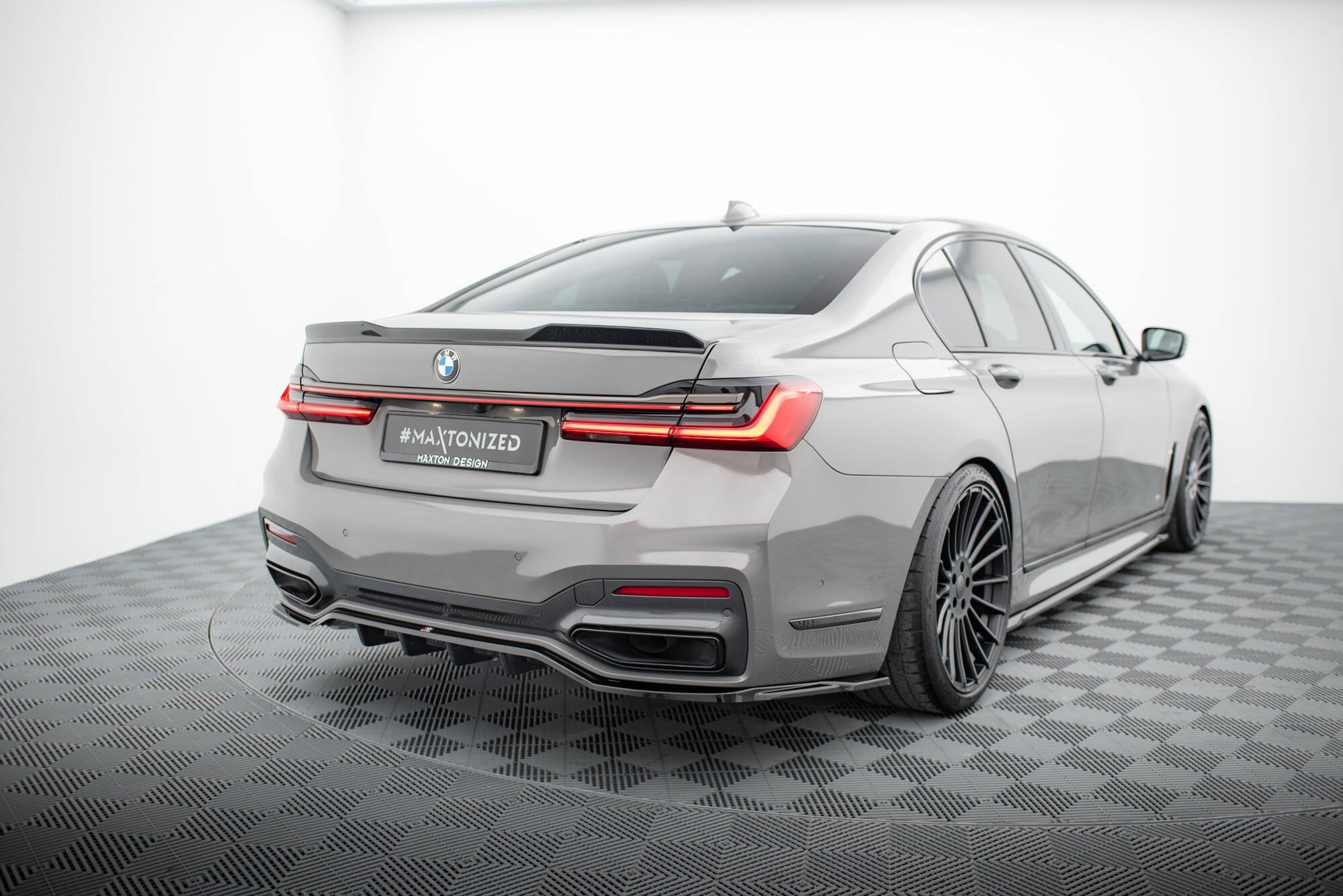 Maxton Design Set Of Splitters para BMW 7 G11 M-Pack Facelift - imagen 8