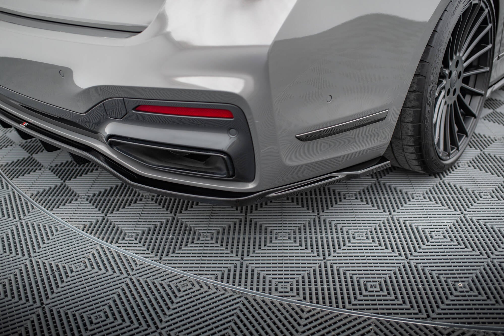 Maxton Design Set Of Splitters para BMW 7 G11 M-Pack Facelift - imagen 10