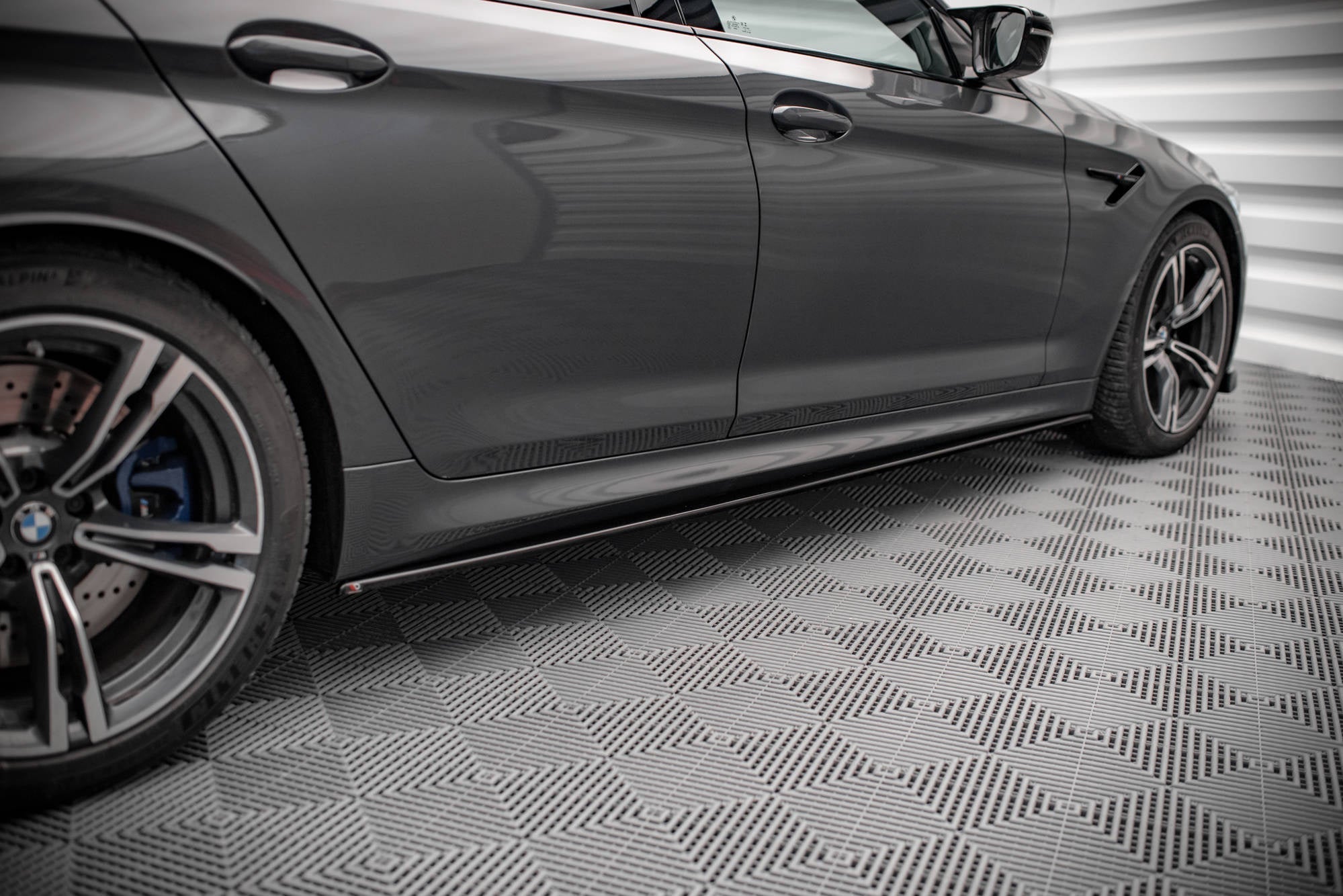 Maxton Design Set Of Splitters para BMW M5 F90 Facelift - imagen 6