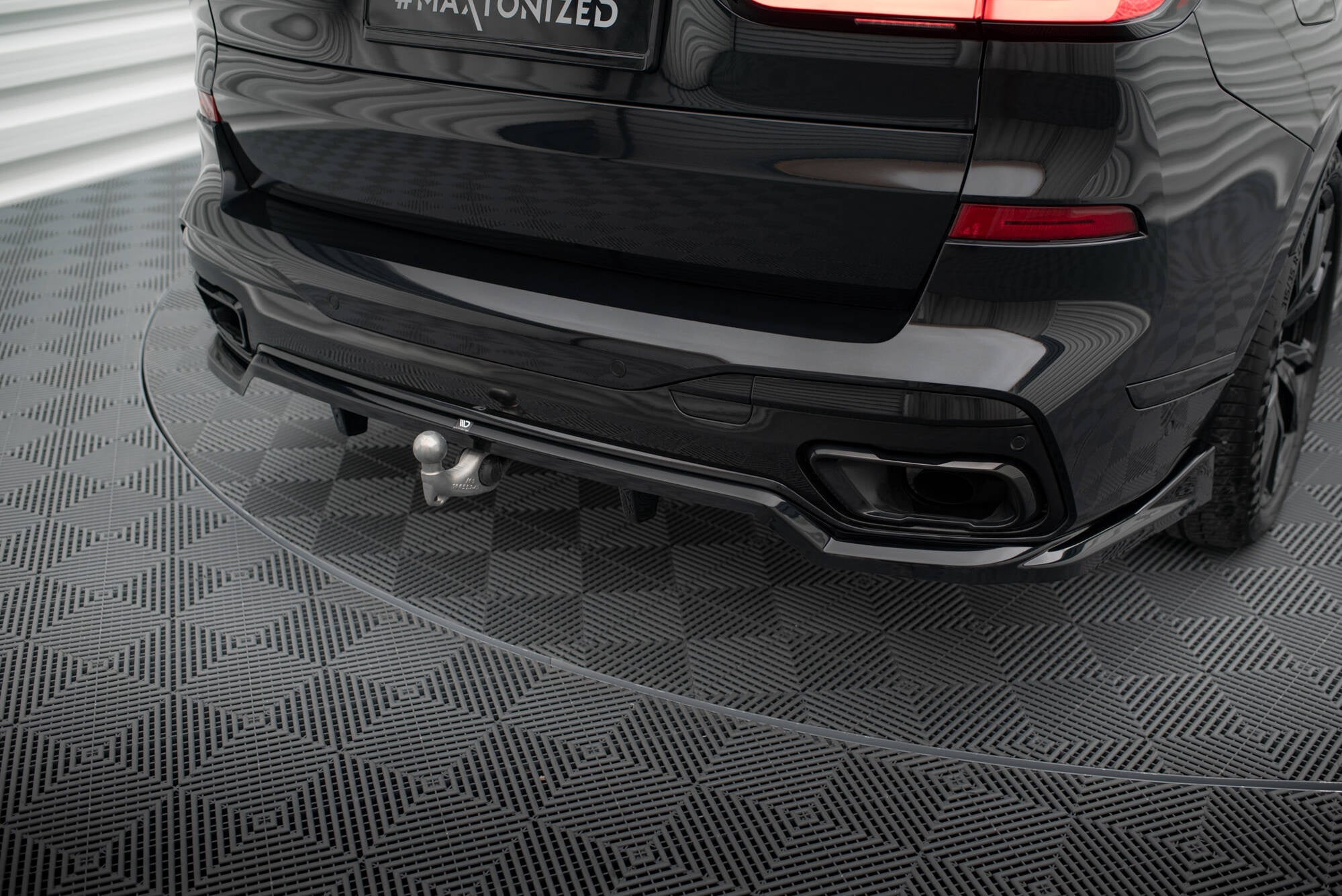 Maxton Design Set Of Splitters para BMW X7 M-Pack G07 Facelift - imagen 7