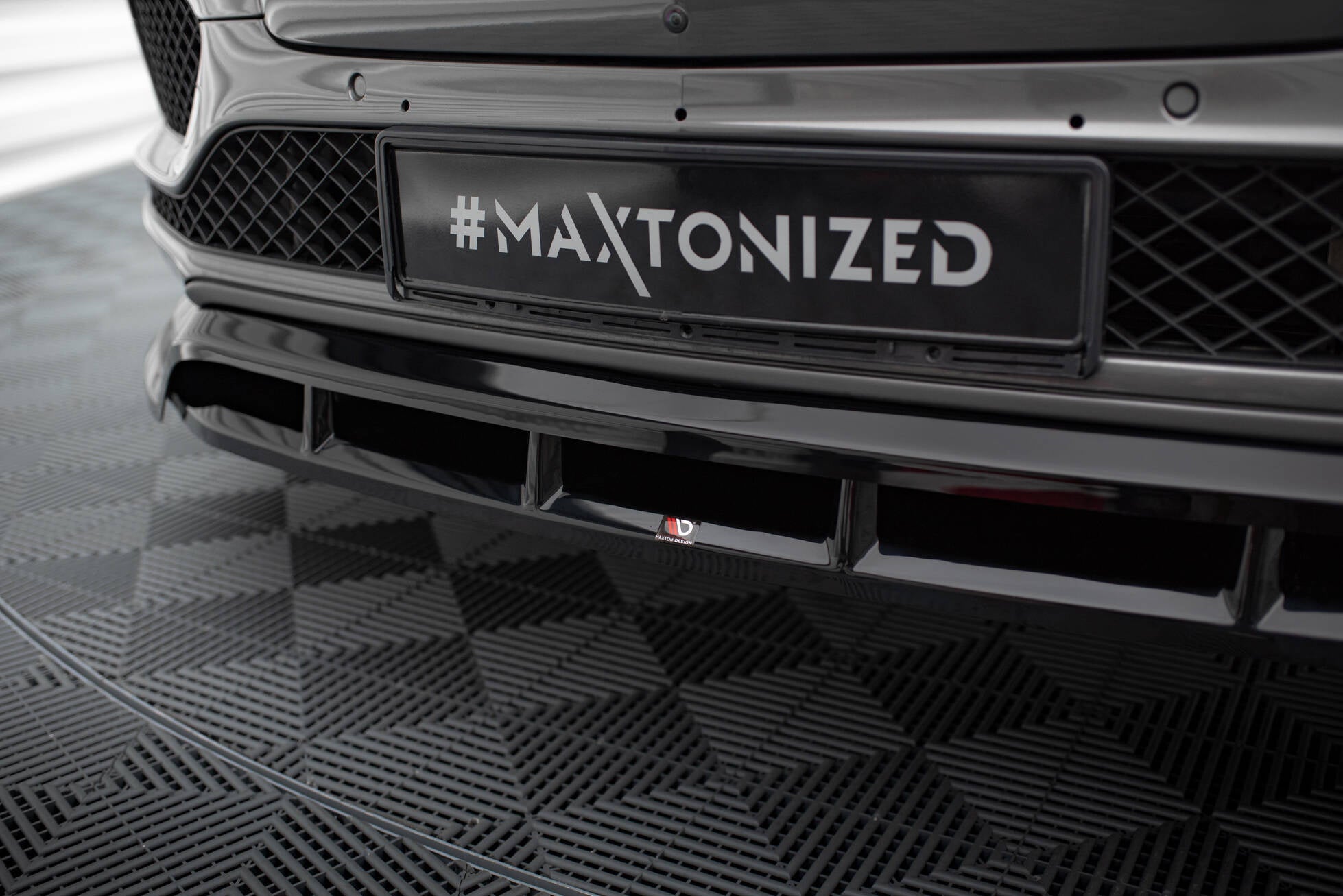 Maxton Design Set Of Splitters para Bentley Bentayga Mk1 - imagen 4
