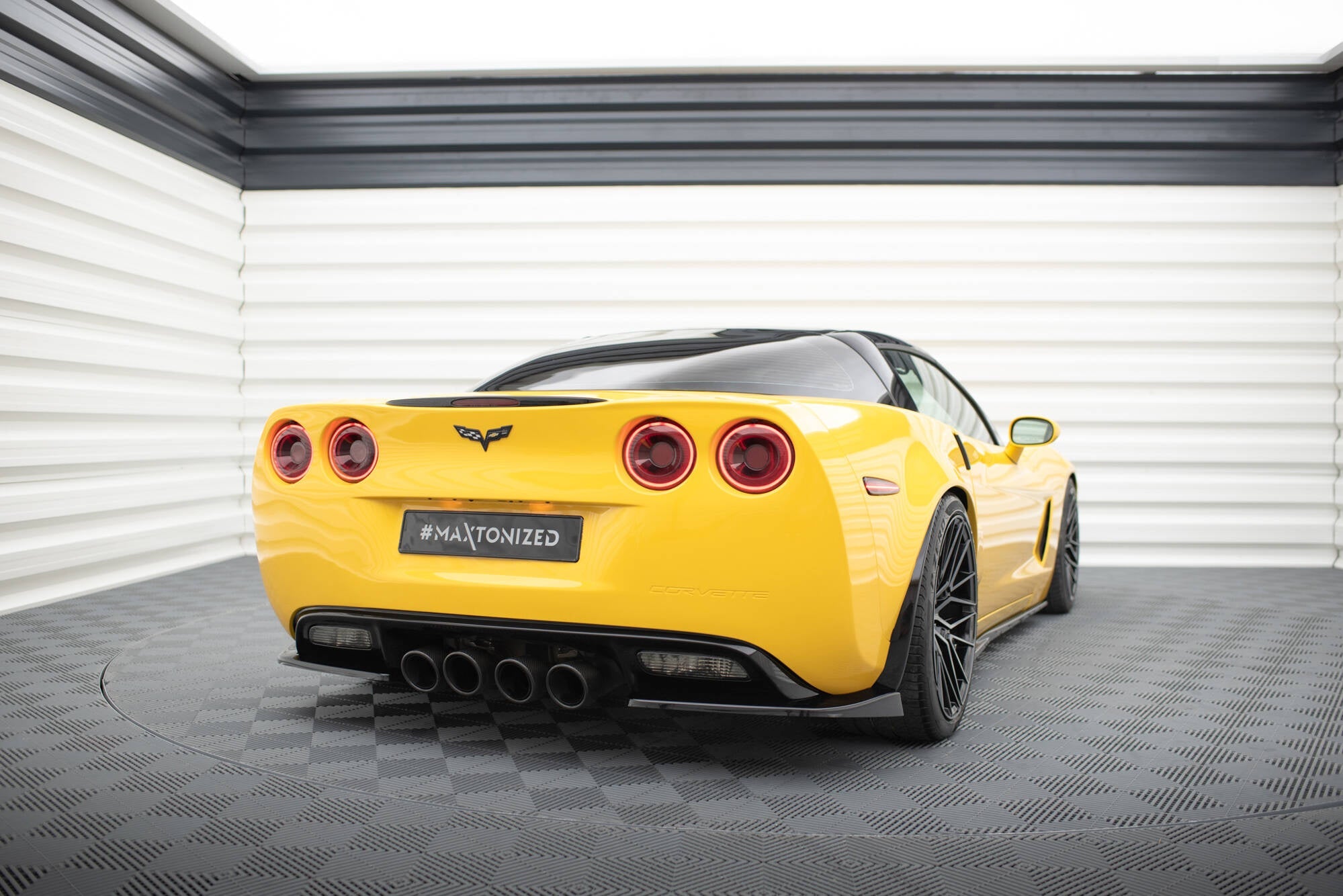 Maxton Design Set Of Splitters para Chevrolet Corvette C6 - imagen 9