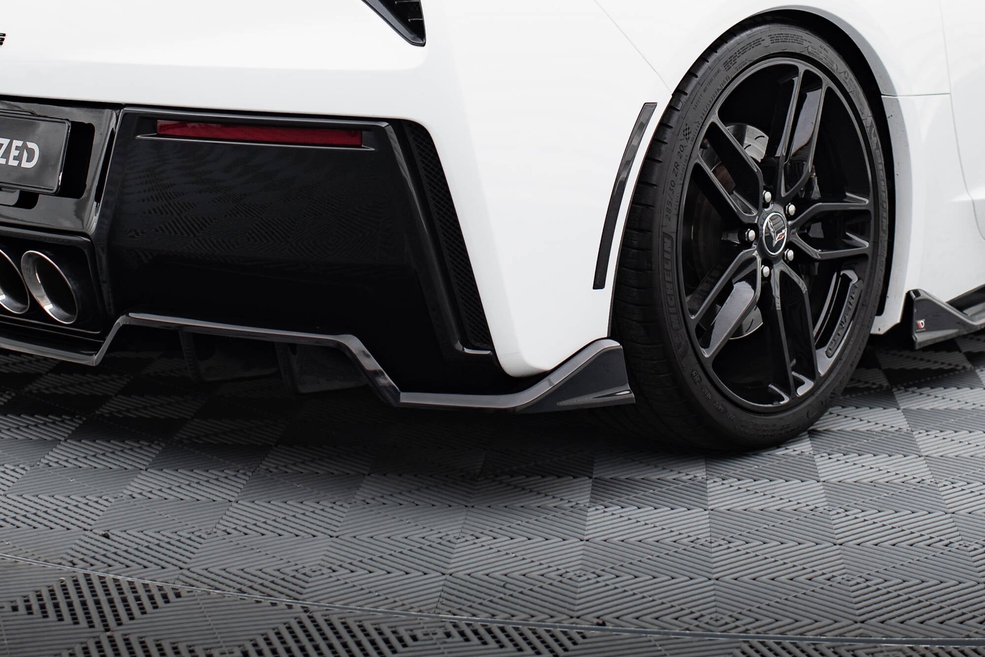 Maxton Design Set Of Splitters para Chevrolet Corvette Stingray C7 - imagen 13